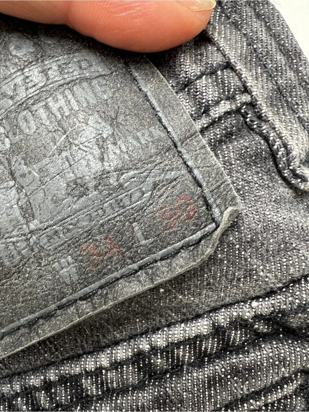 Levi’s 511 Slim Gray Distressed Jeans Zipper Back Pockets 34x30